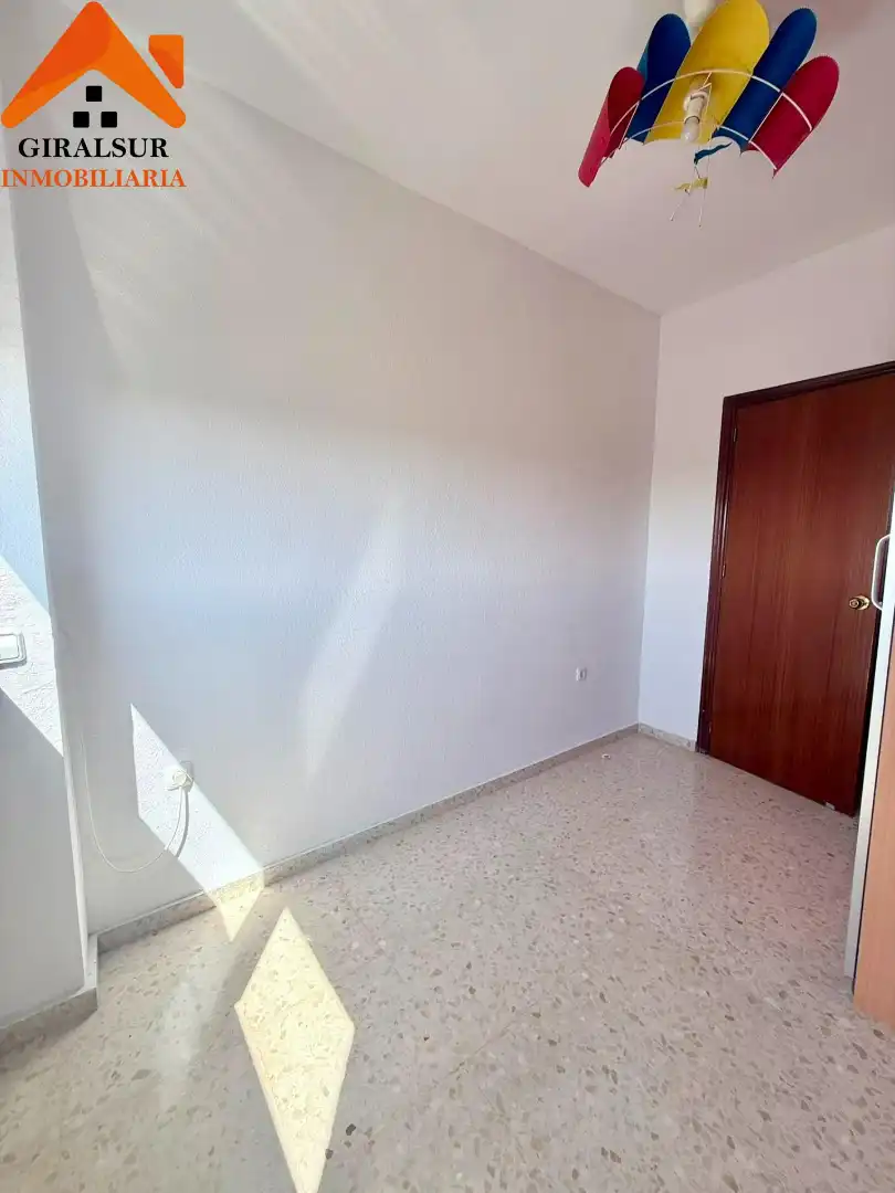 Bedroom of Flat for sale in Sevilla  with Air Conditioner
