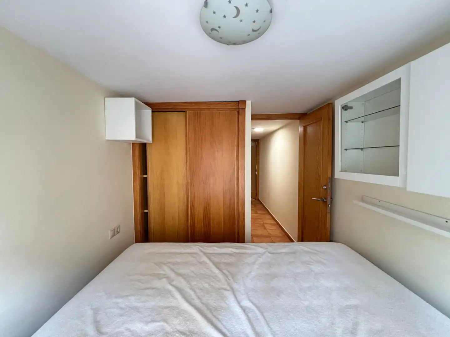 Habitación de Casa adosada en venta en Rianxo con Calefacción, Trastero y Amueblado