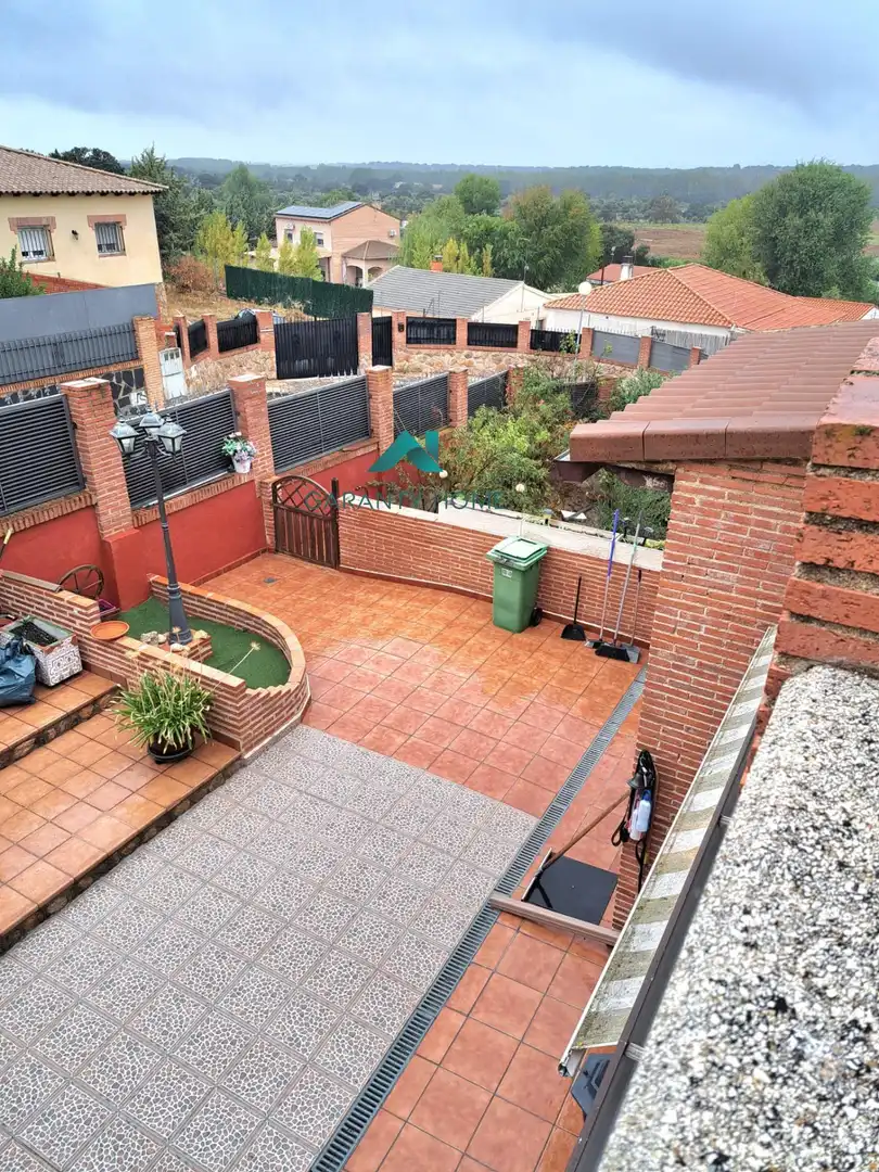 Chalet con piscina en venta en El Casar de Escalona