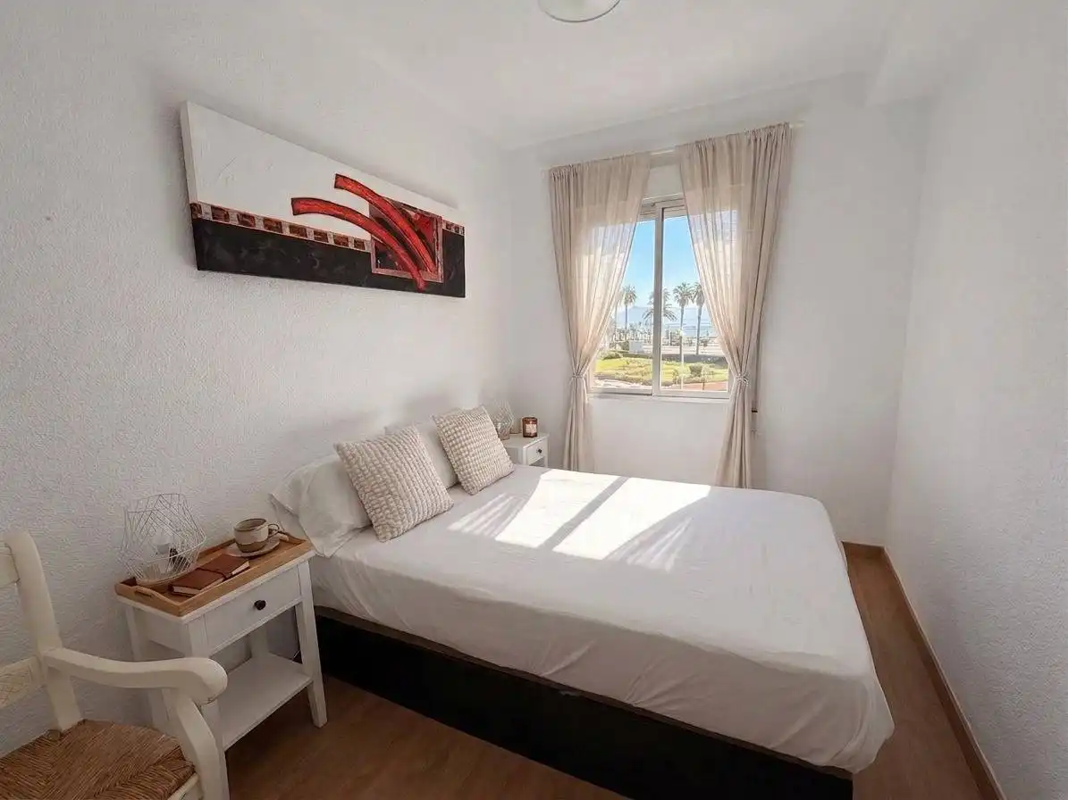 Dormitori de Apartament en venda en Motril amb Aire condicionat, Calefacció i Parquet