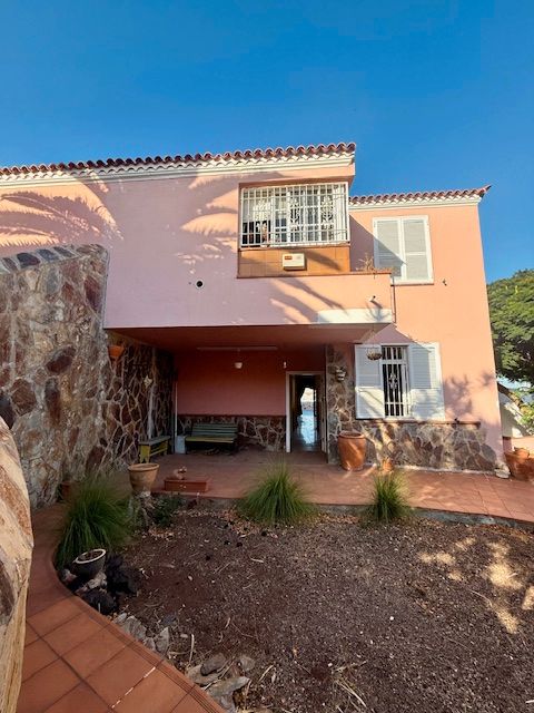 Exterior view of Single-family semi-detached for sale in  Santa Cruz de Tenerife Capital  with Private garden, Terrace and Swimming Pool