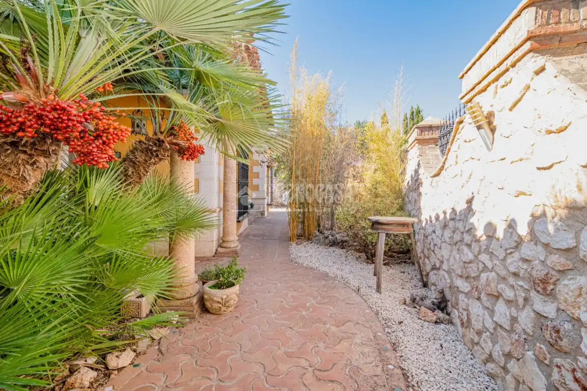 Vista exterior de Casa o chalet en venta en La Zubia con Aire acondicionado, Calefacción y Jardín privado