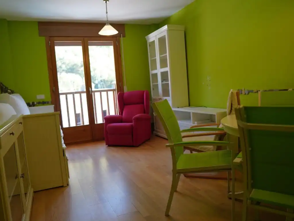 Apartamento con ascensor en alquiler en Avenida de Pineta 27