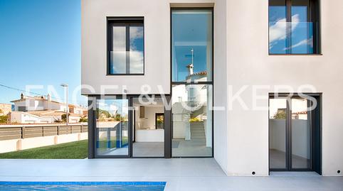 Photo 3 of Single-family semi-detached for sale in Carrer Requesens, Requesens, Girona