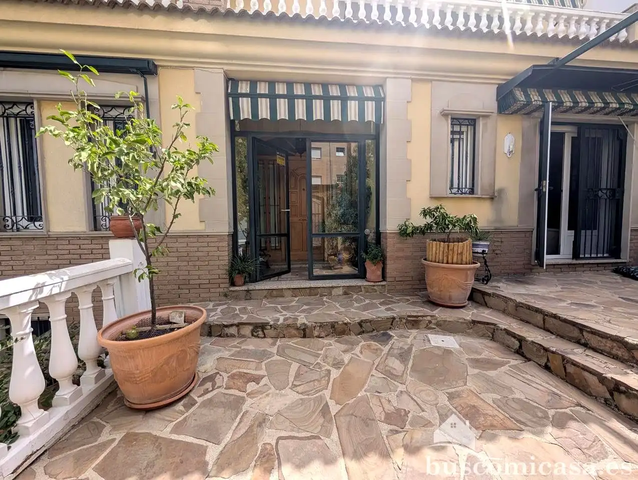 Terrassa de Casa o xalet en venda en Linares amb Aire condicionat, Calefacció i Jardí privat
