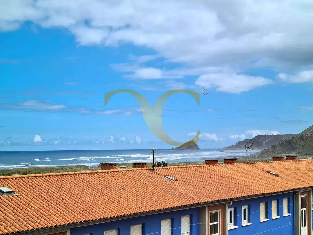 Vista exterior de Dúplex en venta en Soto del Barco con Calefacción y Amueblado