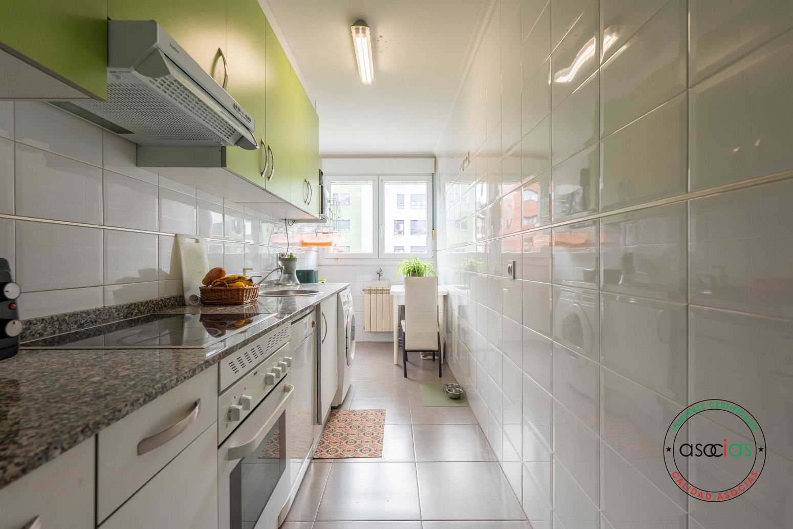 Cocina de Piso en venta en Gijón  con Calefacción y Trastero