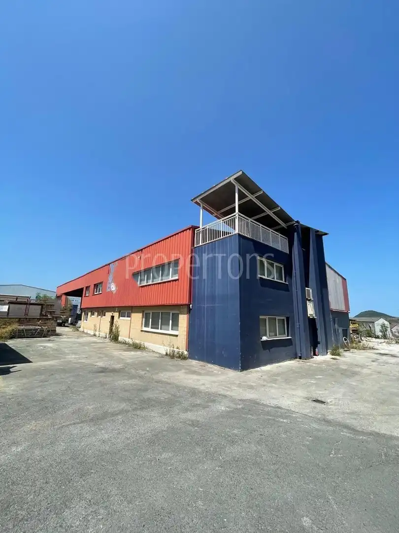 Industrial building for sale in N/A