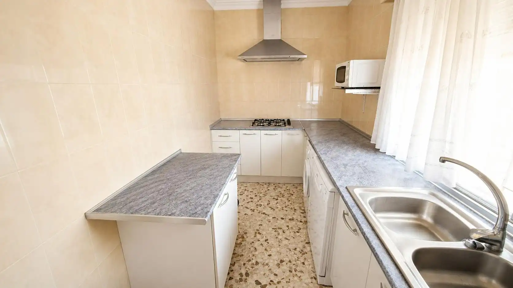 Cocina de Casa o chalet en venta en Chiclana de la Frontera con Jardín privado, Terraza y Trastero