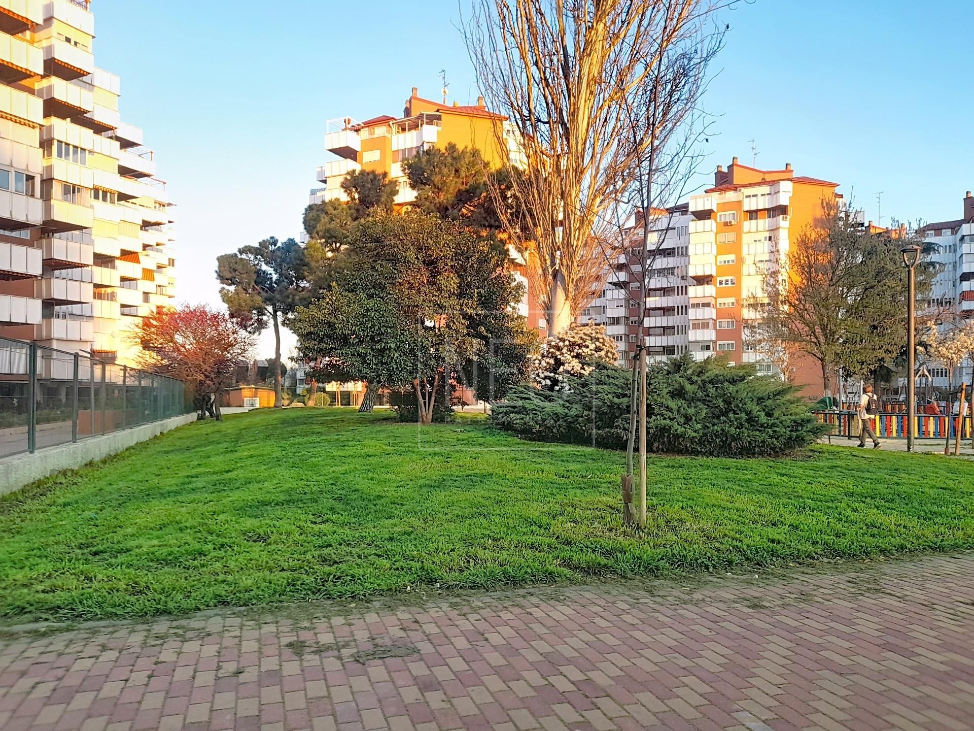 Exterior view of Flat for sale in Móstoles  with Private garden, Terrace and Storage room