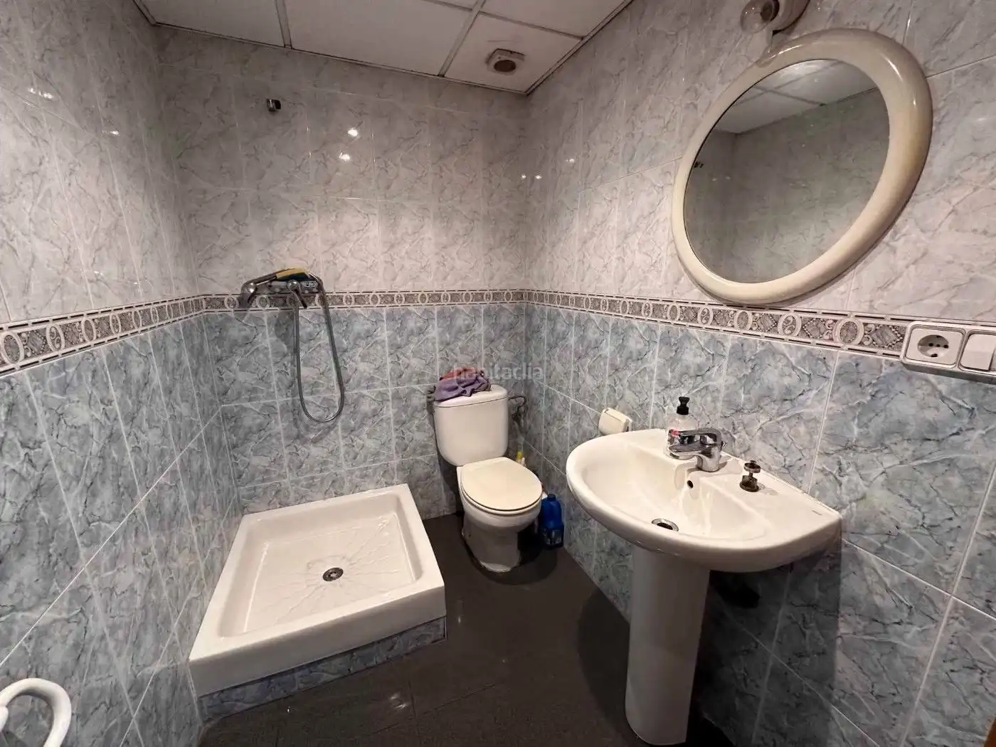 Baño de Local de alquiler en Mataró con Aire acondicionado