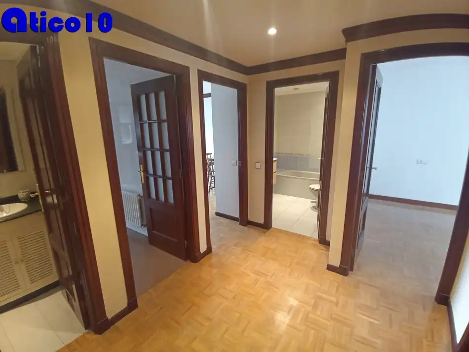 Flat for sale in Calle Doctor Antonio Bascarán Asúnsolo, Cerdeño - El Palais - Mercadín