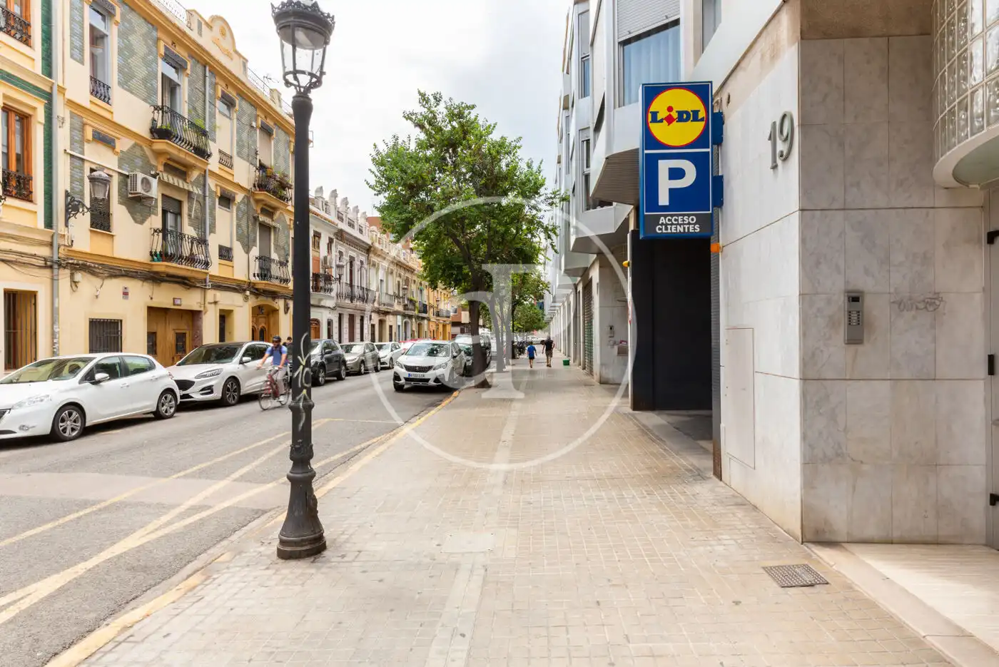 Parking de Piso de alquiler en Valencia con Calefacción y Amueblado