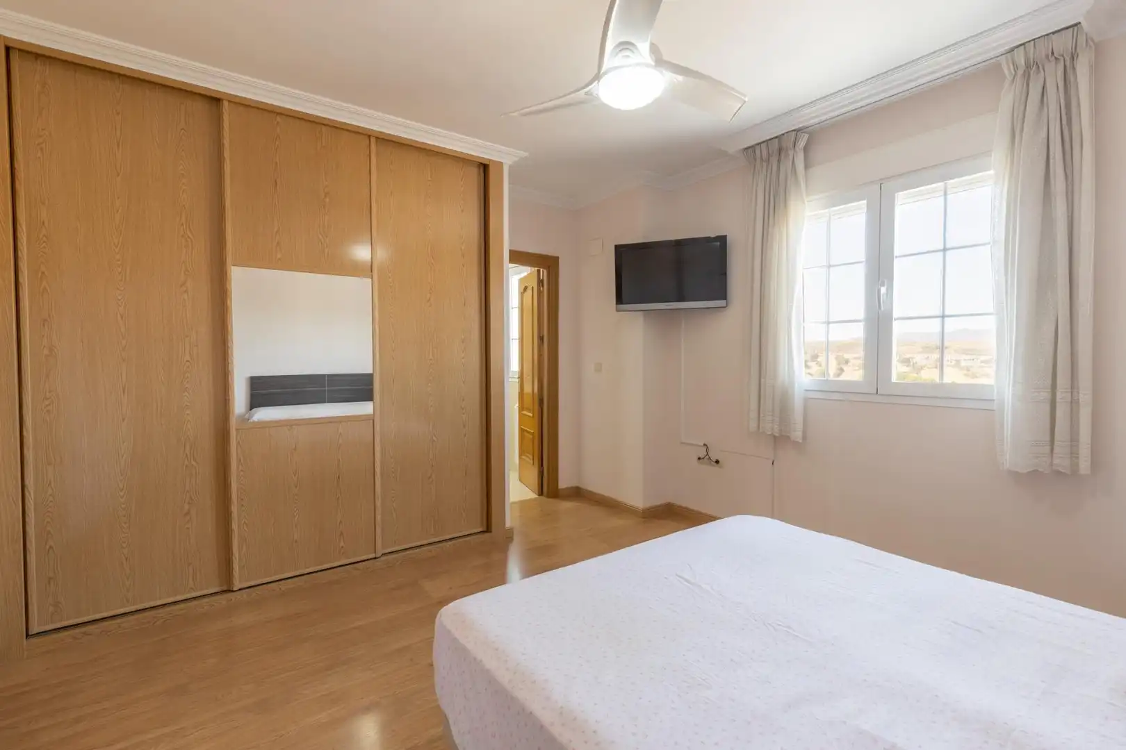 Chalet con terraza en venta en UNIS, imagen 19