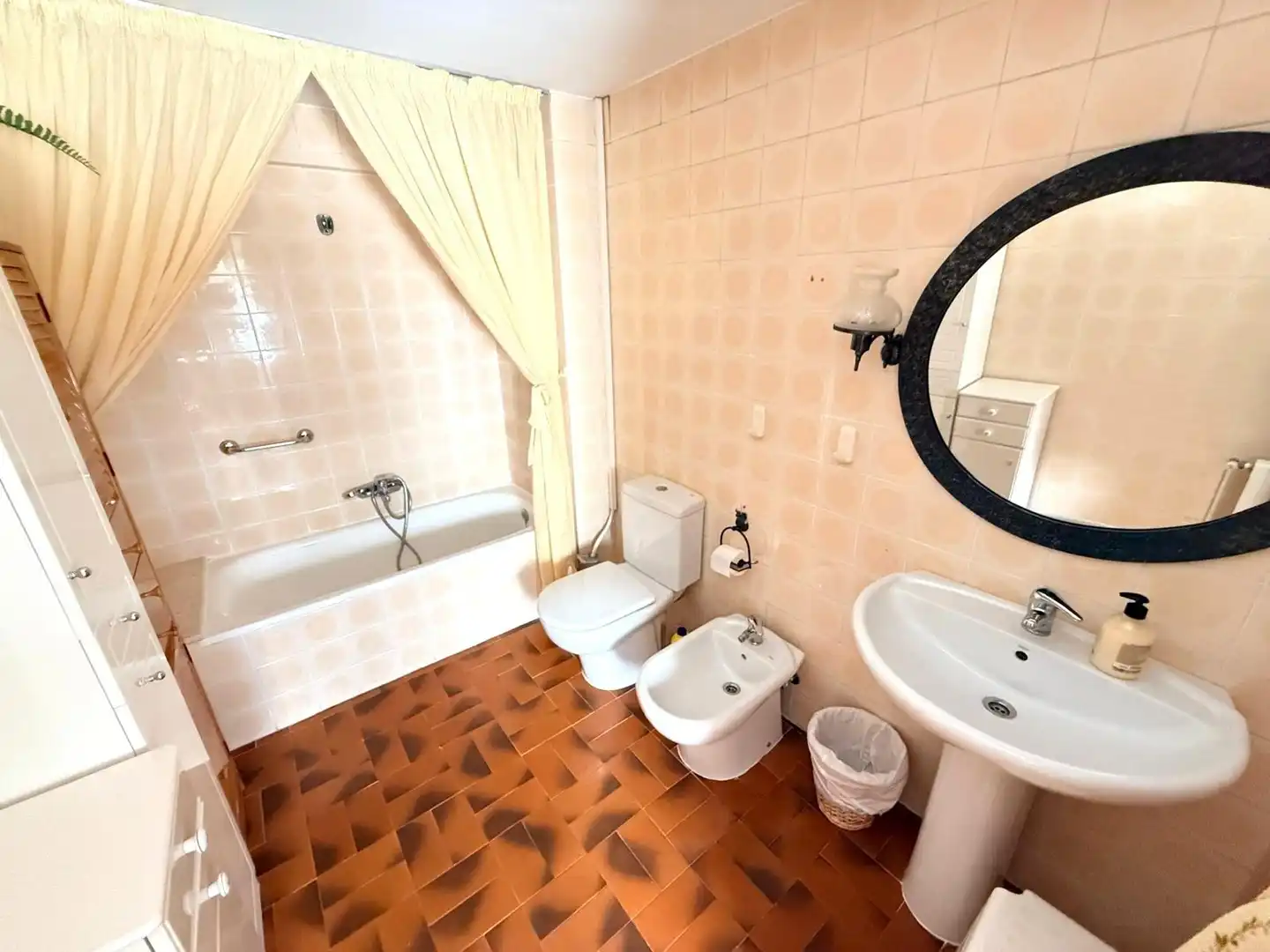 Baño de Piso en venta en Valencia con Aire acondicionado, Calefacción y Amueblado