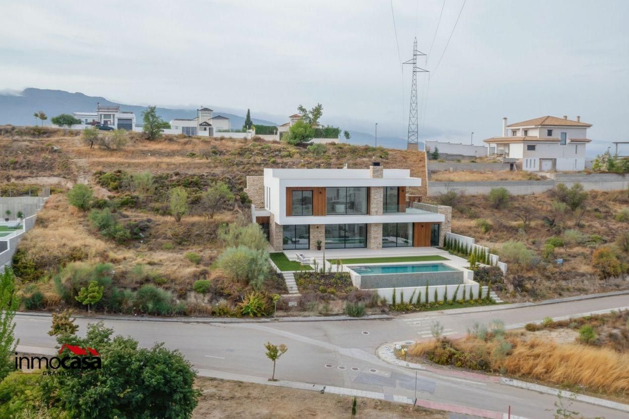 Vista exterior de Residencial en venda en La Zubia