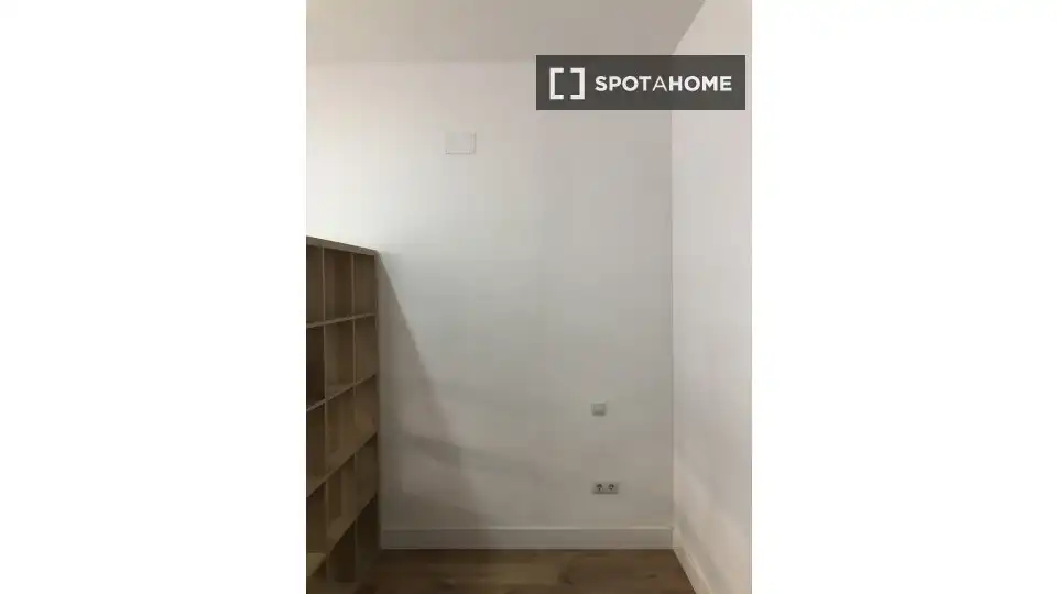 Habitación de Piso de alquiler en Madrid con Aire acondicionado, Calefacción y Amueblado