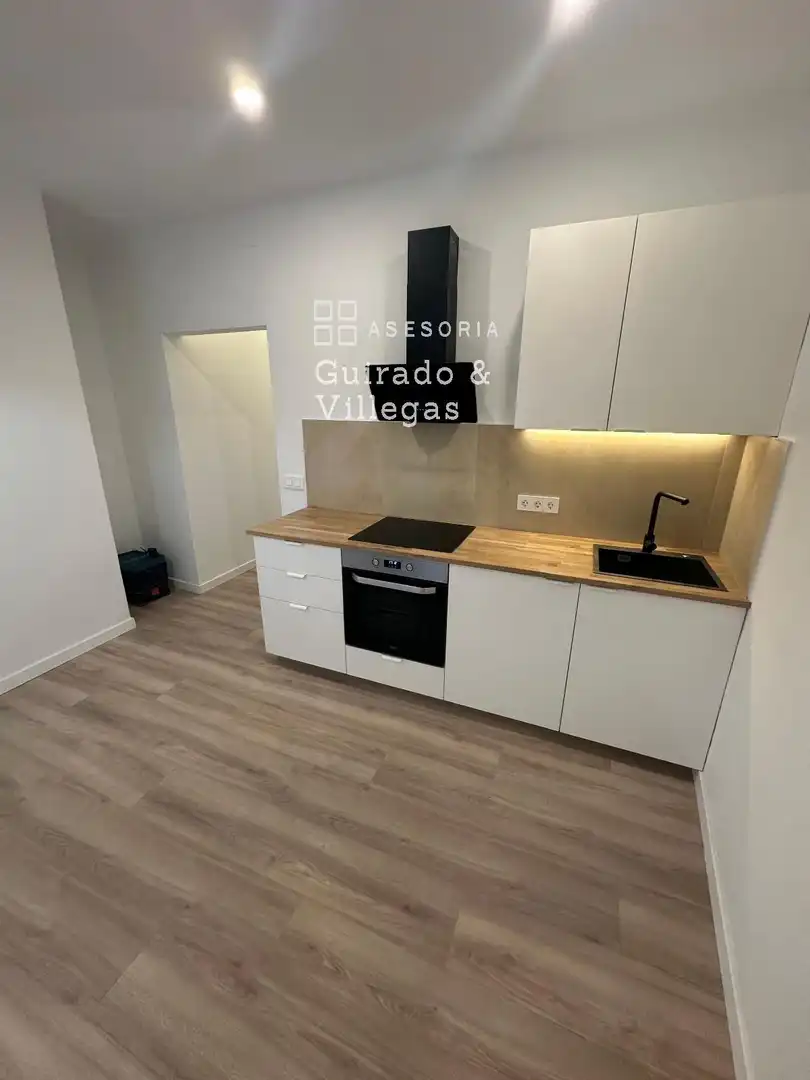 Piso en venta en Calle Riereta, El Raval, Ciutat Vella