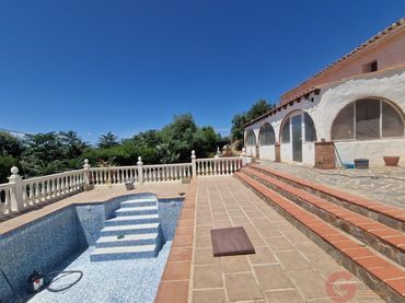 Casa amb piscina en venda a Vélez de Benaudalla