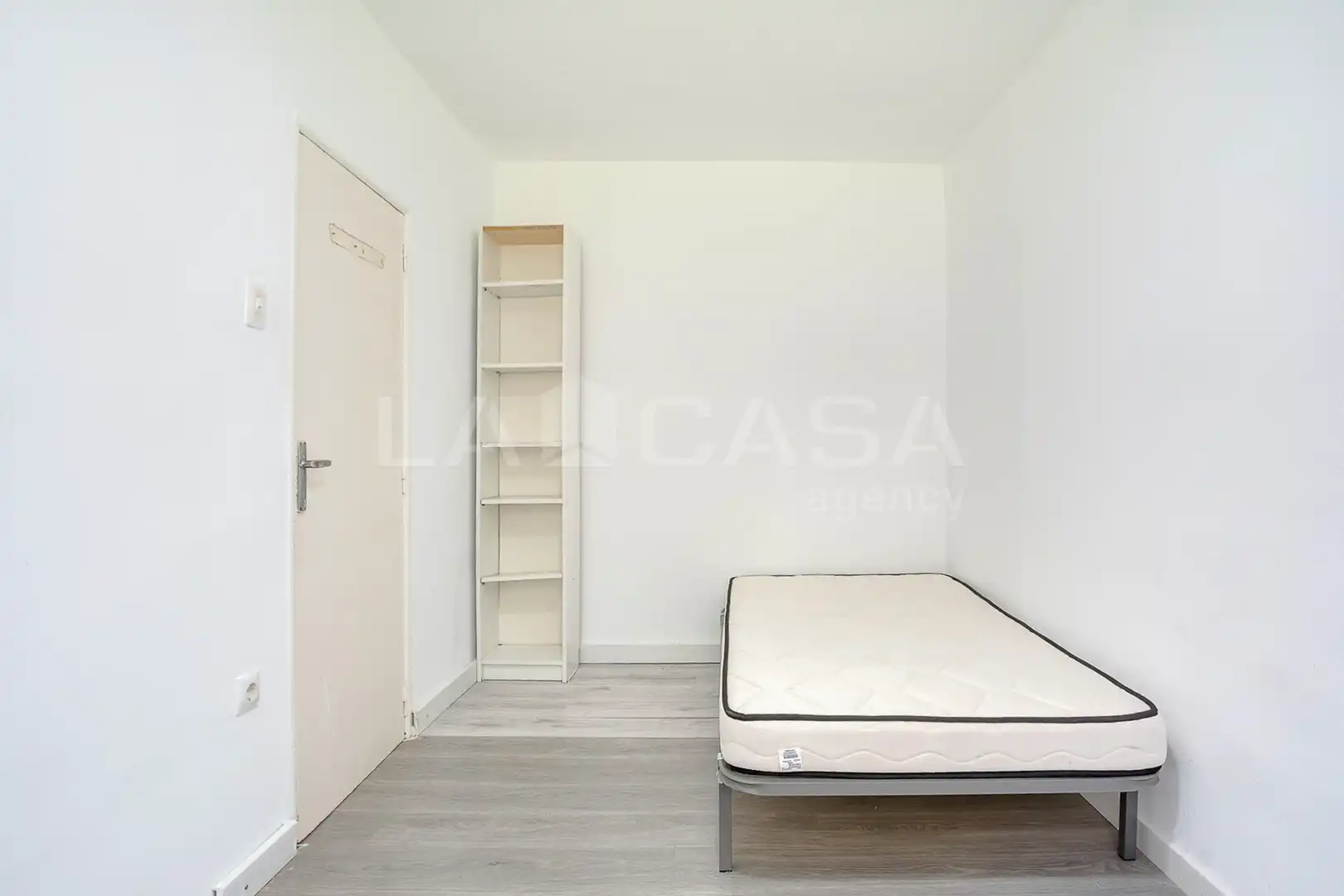 Habitación de Piso en venta en Barcelona con Balcón