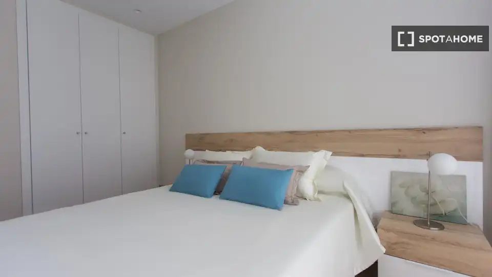 Appartamento con terrazza in affitto a L'Eixample, imagen 12