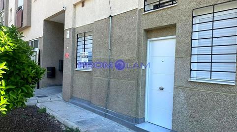 Foto 3 von Erdgeschoss zum Verkauf in Del Deporte, Colores - Entreparques, Sevilla Capital