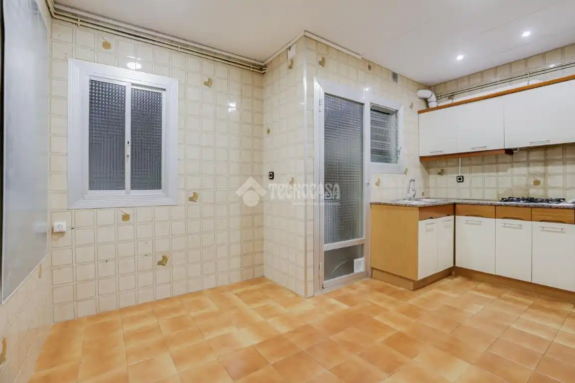 Cocina de Piso en venta en L'Hospitalet de Llobregat