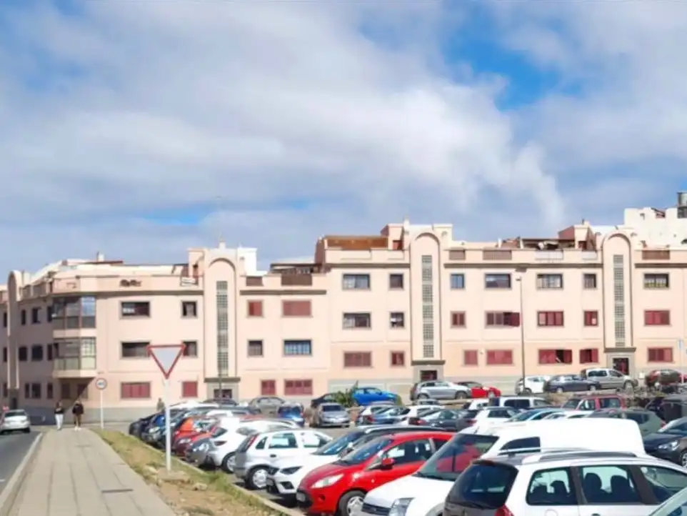 Parkplatz von Garage zur Miete in San Gregorio