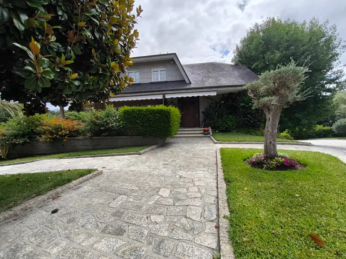 Jardín de Casa o chalet en venta en Vilagarcía de Arousa con Calefacción, Jardín privado y Parquet