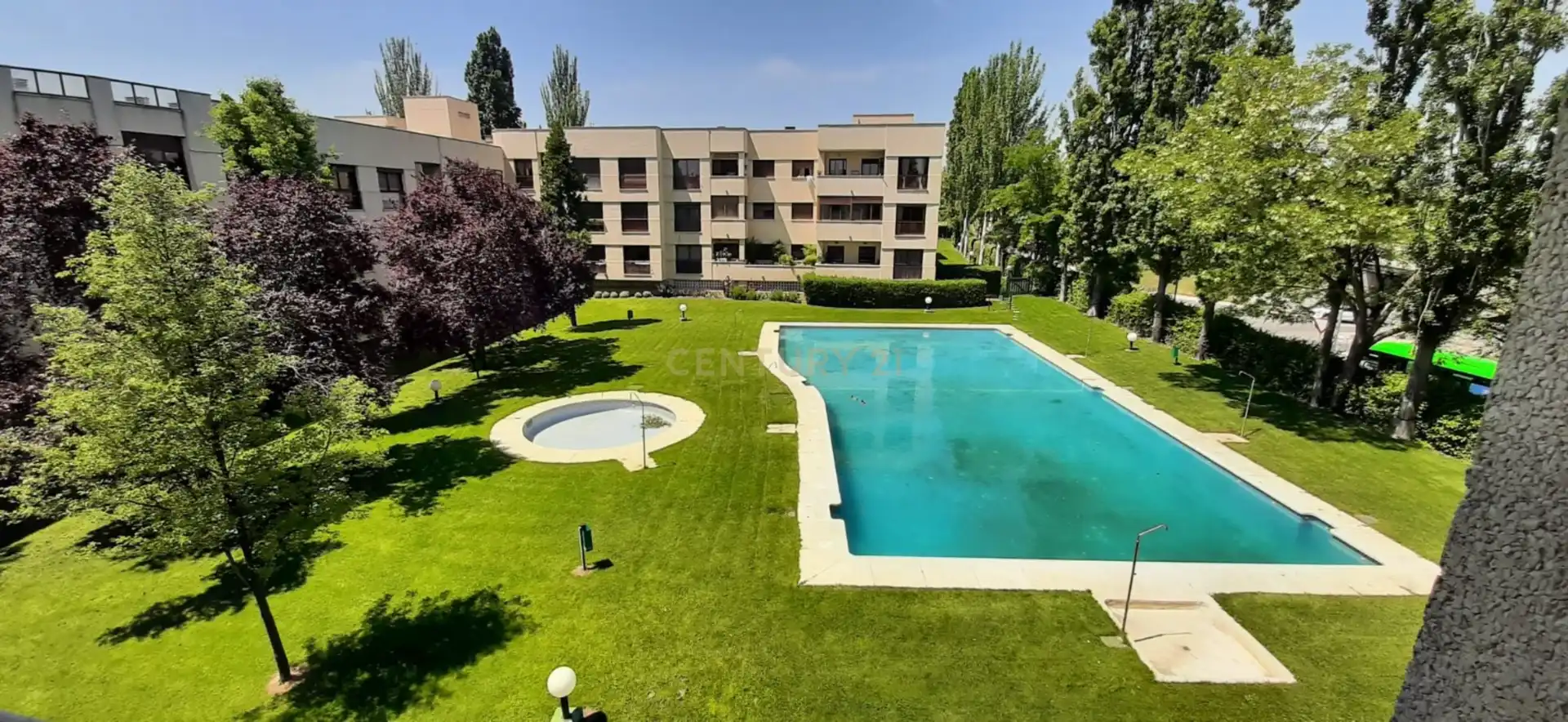 Piscina de Apartament de lloguer en Las Rozas de Madrid amb Aire condicionat, Forn i Rentadora