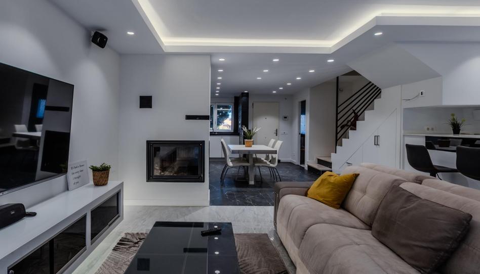 Foto 1 de Casa adosada en venda a Avenida de Madrid, 66, Lardero, La Rioja