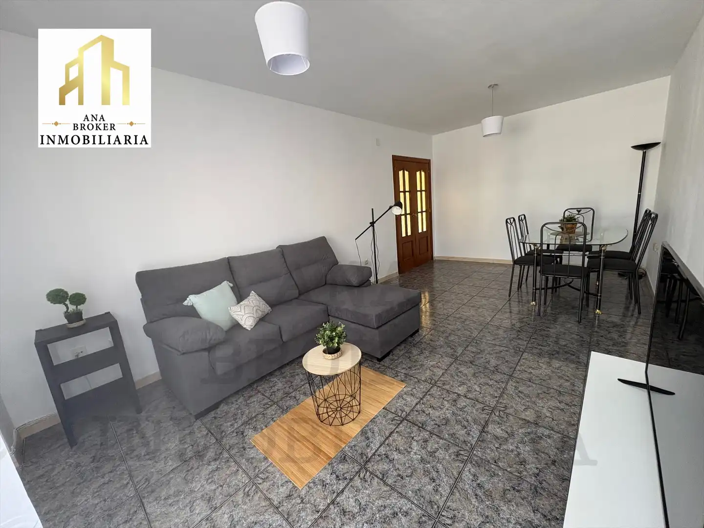 Wohnzimmer von Wohnung zur Miete in Ronda mit Möbliert