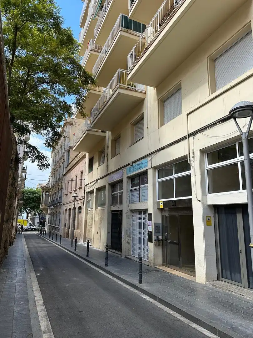 Local comercial en venda a Carrer de Girona, imagen 2