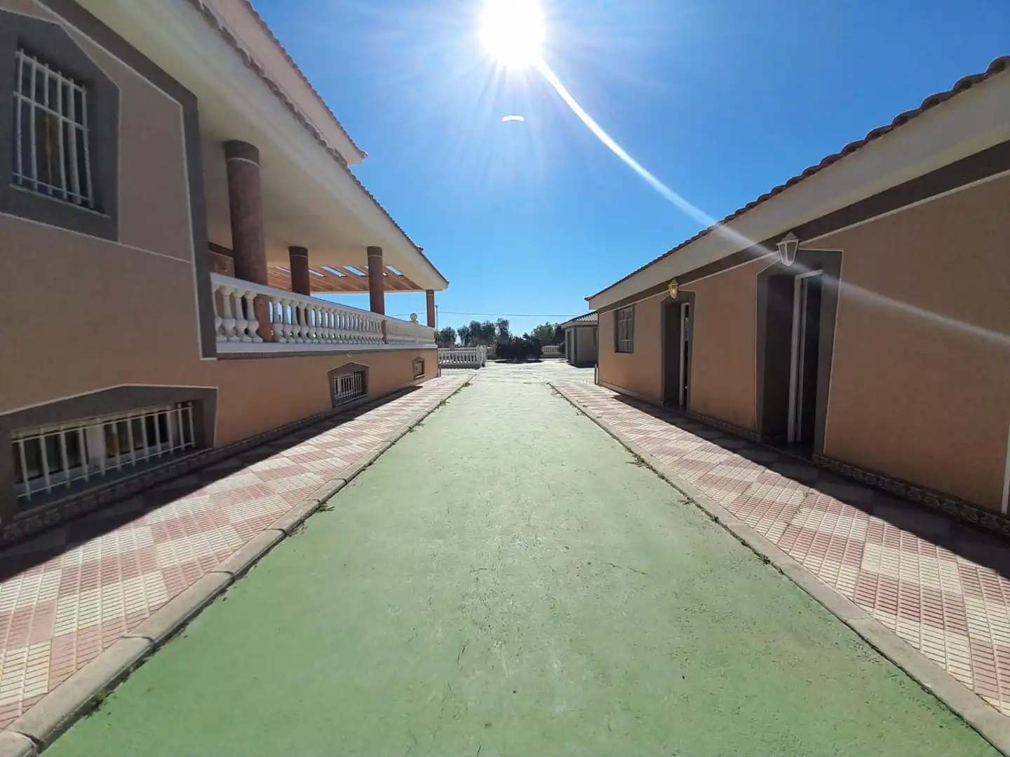 Vista exterior de Casa o xalet en venda en Alicante / Alacant amb Calefacció, Jardí privat i Terrassa