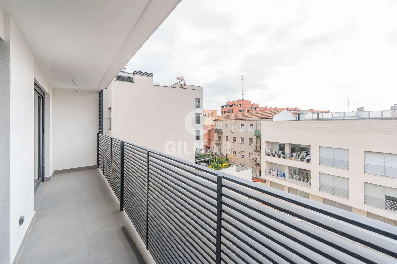 Terraza de Ático en venta en Madrid con Calefacción, Trastero y Balcón