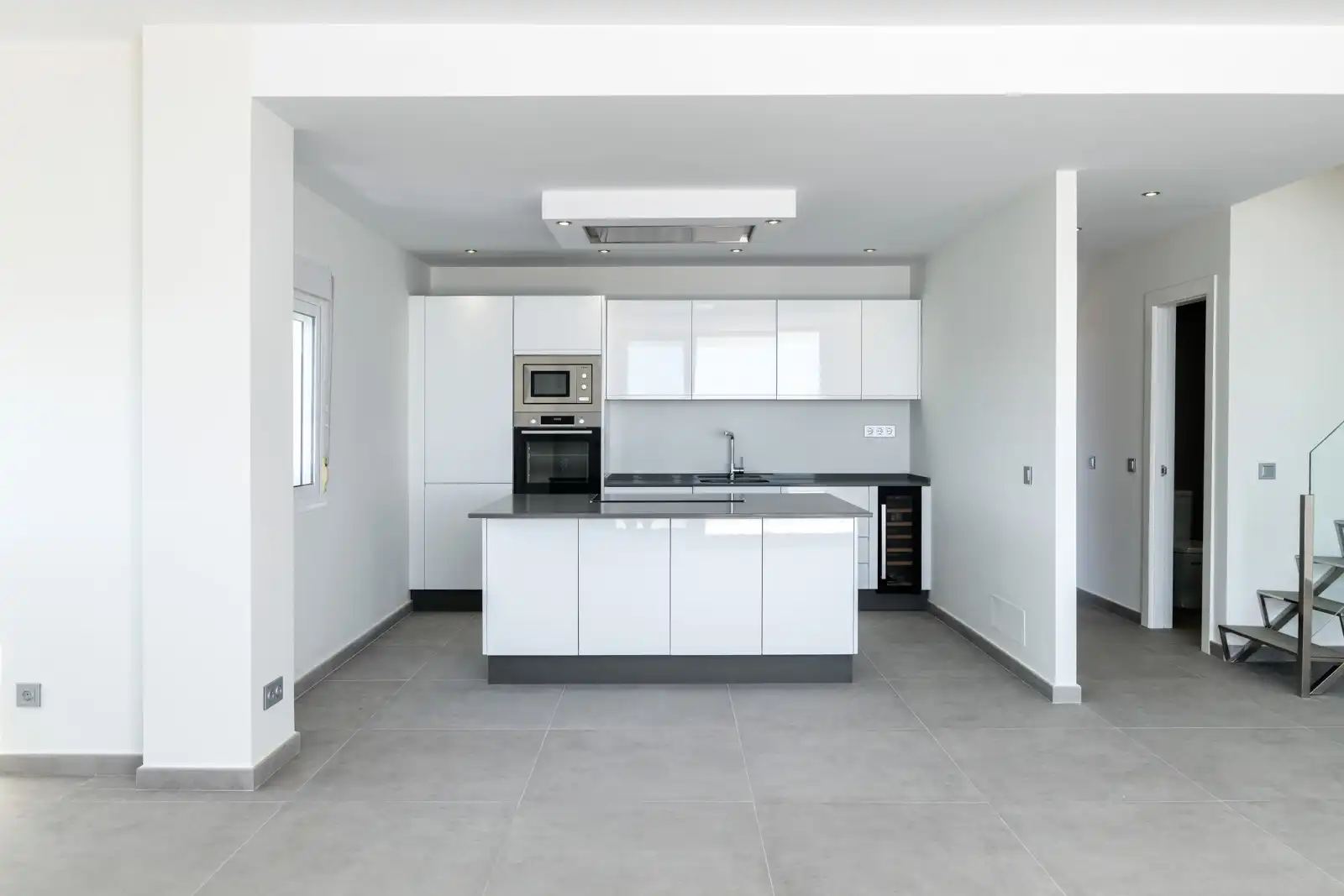 Cocina de Ático en venta en Estepona con Aire acondicionado, Calefacción y Jardín privado