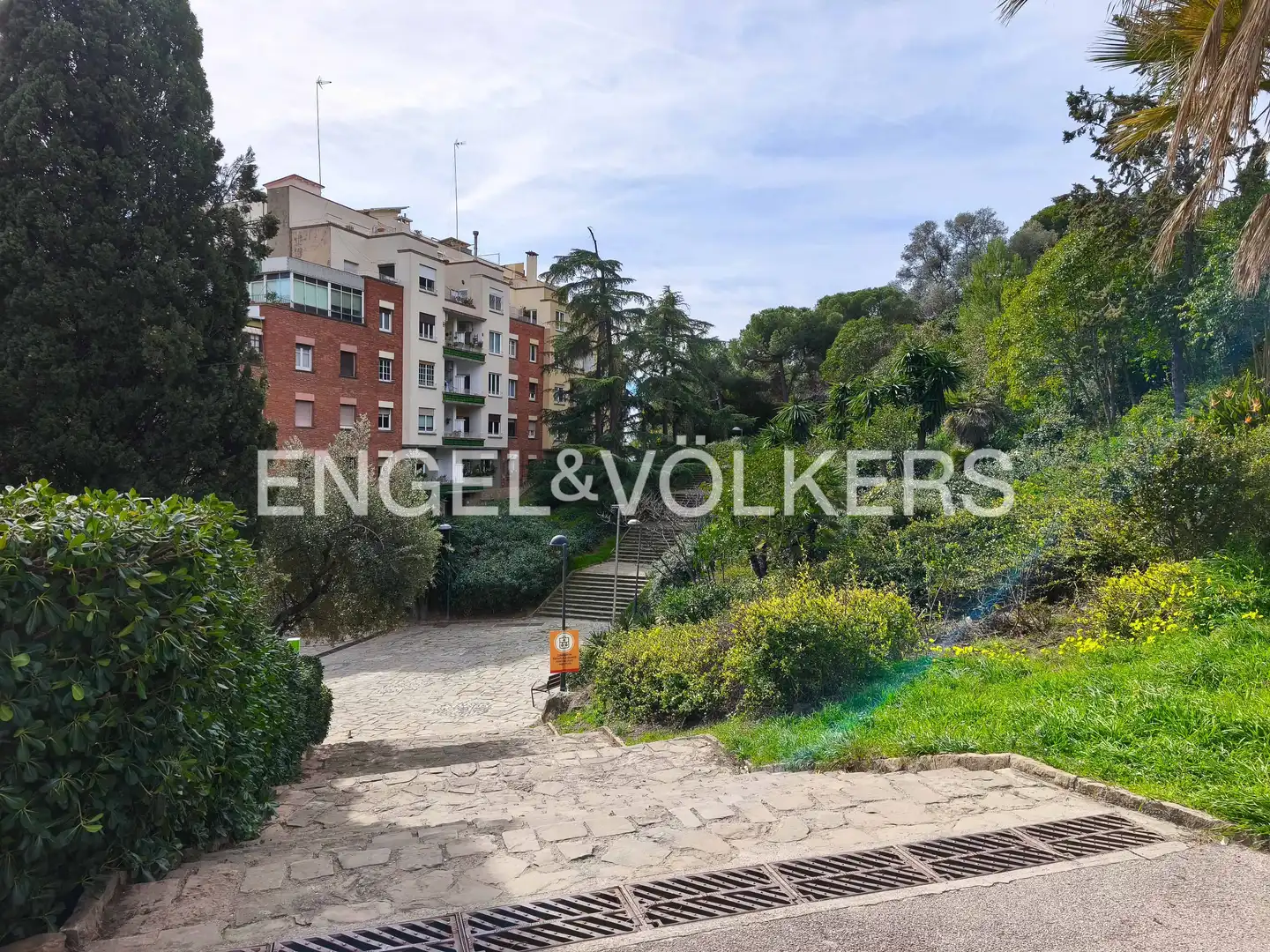 Vista exterior de Piso en venta en Barcelona con Aire acondicionado, Calefacción y Amueblado