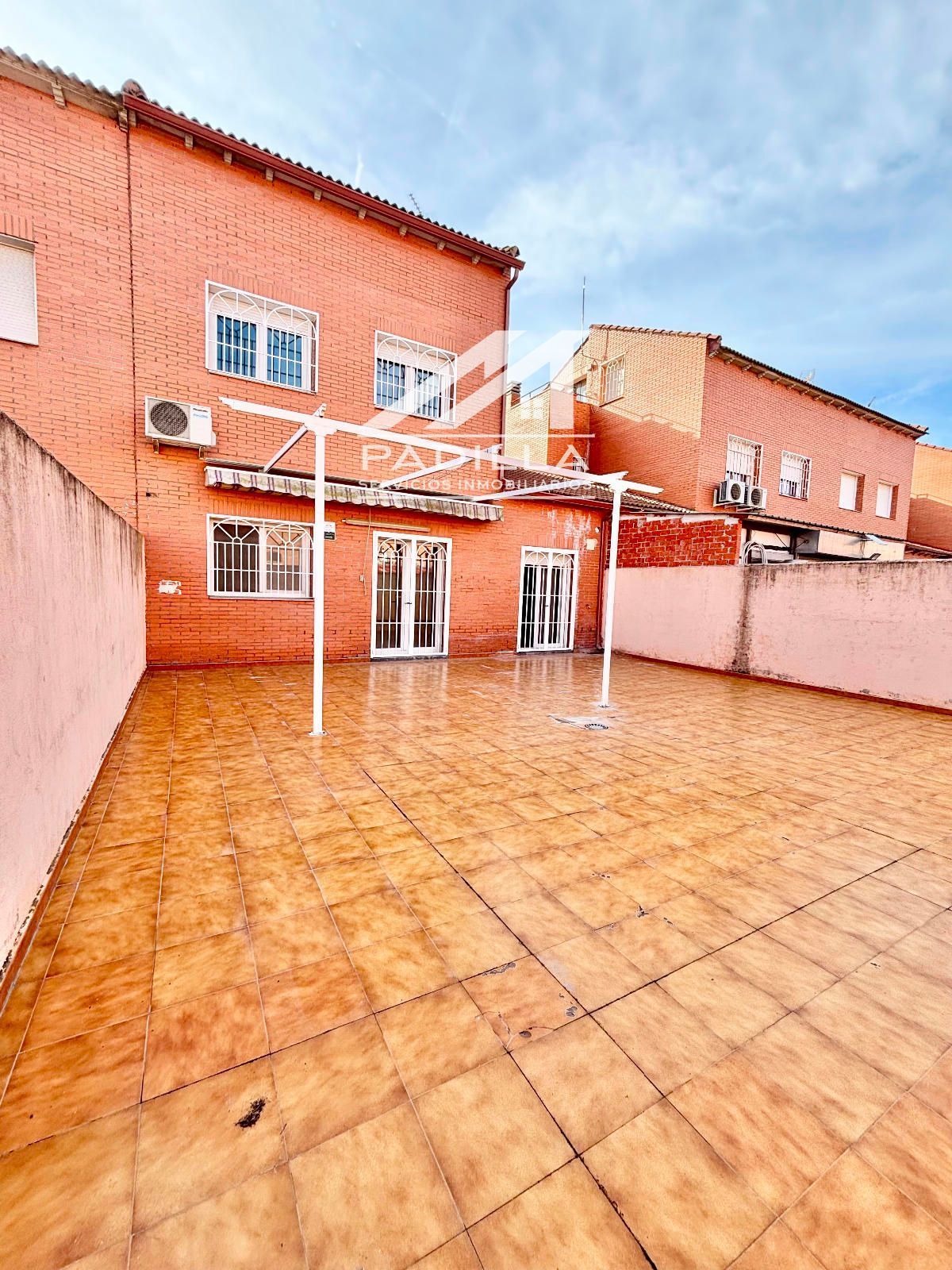 Terraza de Casa adosada en venta en Chozas de Canales con Terraza y Alarma