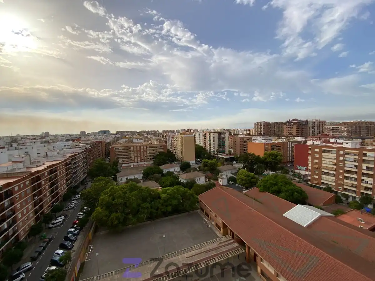 Außenansicht von Wohnung zur Miete in Valencia mit Klimaanlage, Heizung und Terrasse