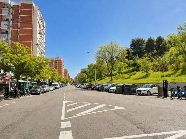 Piso en Venta en Calle de Melchor Fernández Almagro en Pilar