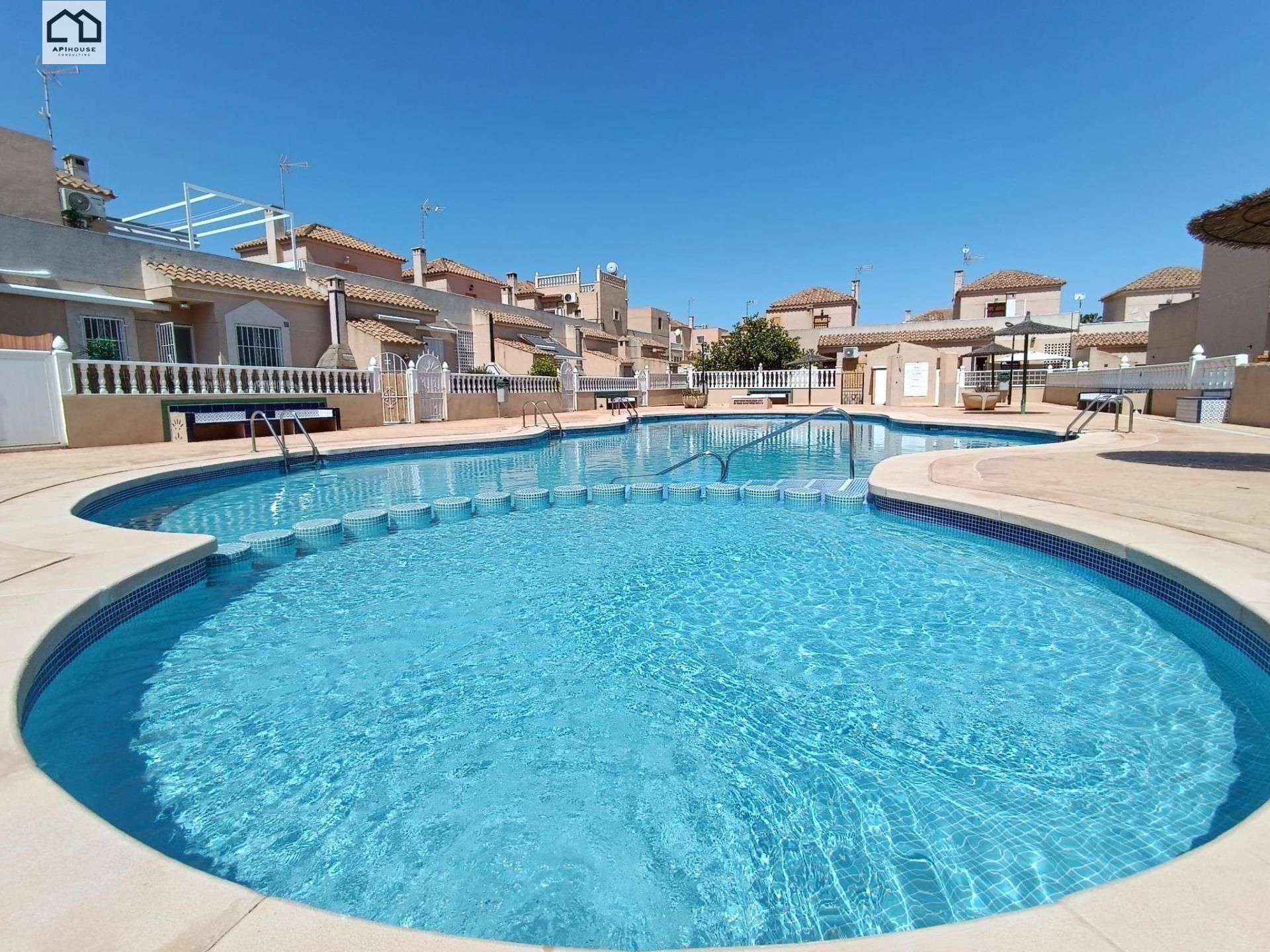 Piscina de Casa o xalet de lloguer en Torrevieja amb Traster i Piscina comunitària