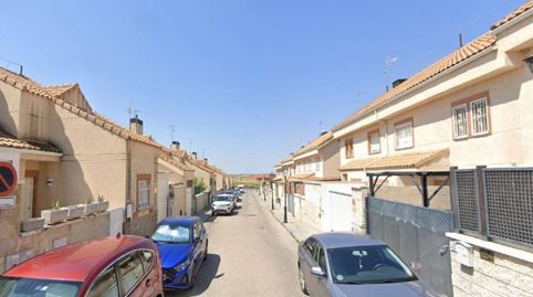 Foto 3 de Casa adosada en venta en Calle Océano Pacífico, Las Lomas, Seseña