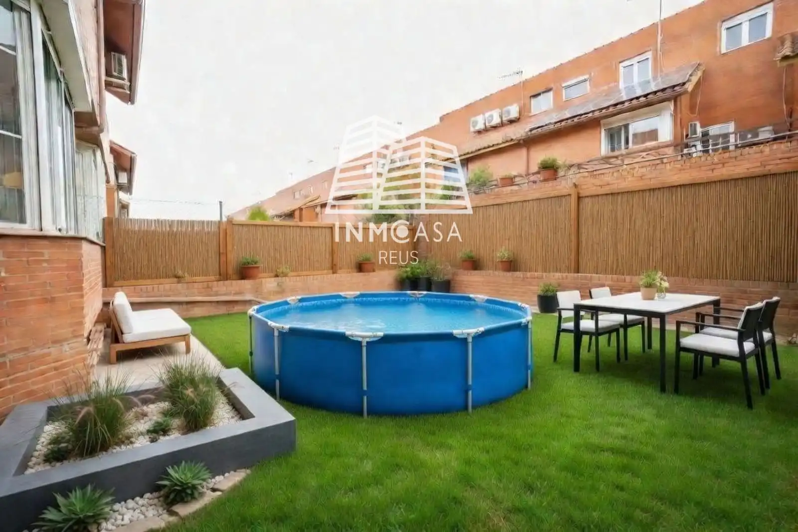 Piscina de Casa adosada en venta en Mejorada del Campo con Calefacción, Jardín privado y Terraza