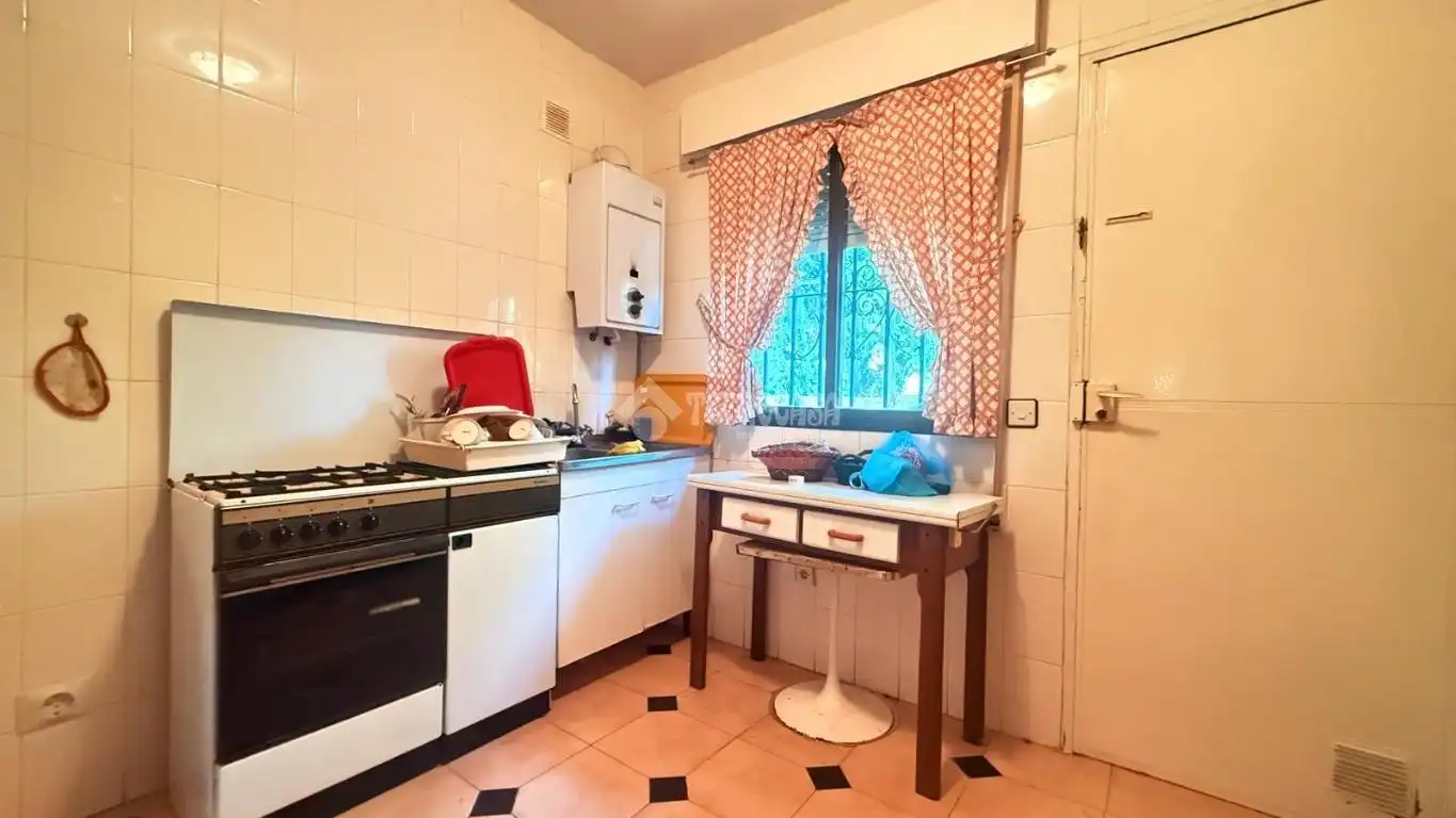 Cocina de Casa adosada en venta en Camarena con Calefacción, Trastero y Piscina comunitaria