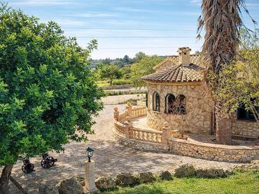Casa rústica amb jardí en venda a Búger