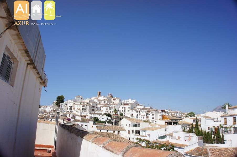 Vista exterior de Edifici en venda en Altea