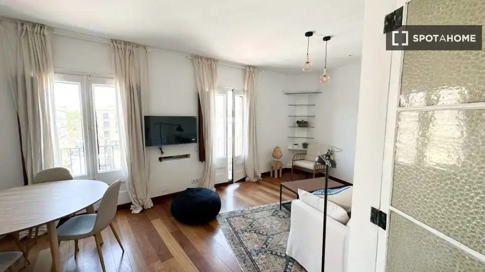 Flat with terrace to rent in Ciutat Vella, imagen 2