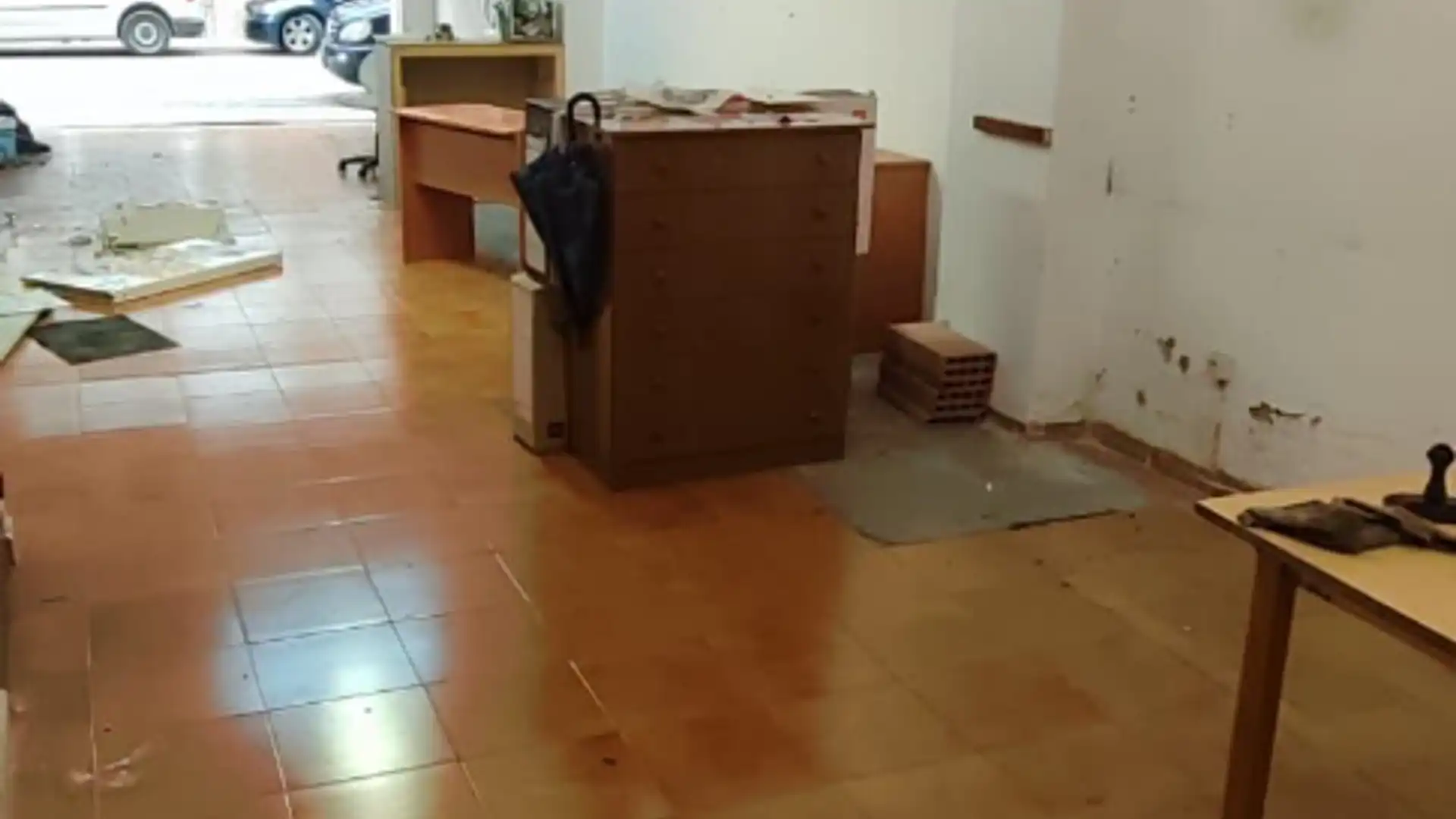 Local en venta en Baeza