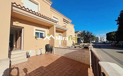 Exterior view of Single-family semi-detached for sale in Dénia  with Air Conditioner, Terrace and Oven