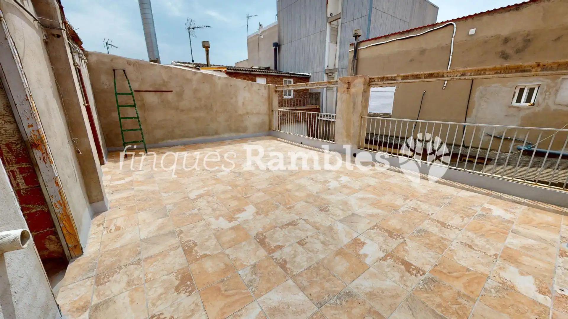 Terraza de Casa adosada en venta en Vilanova del Camí con Calefacción, Terraza y Trastero